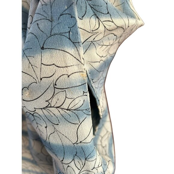 Vintage Japanese Blue Floral Kimono Jacket 100% Silk Beautiful Artisan Stitching - Picture 10 of 11